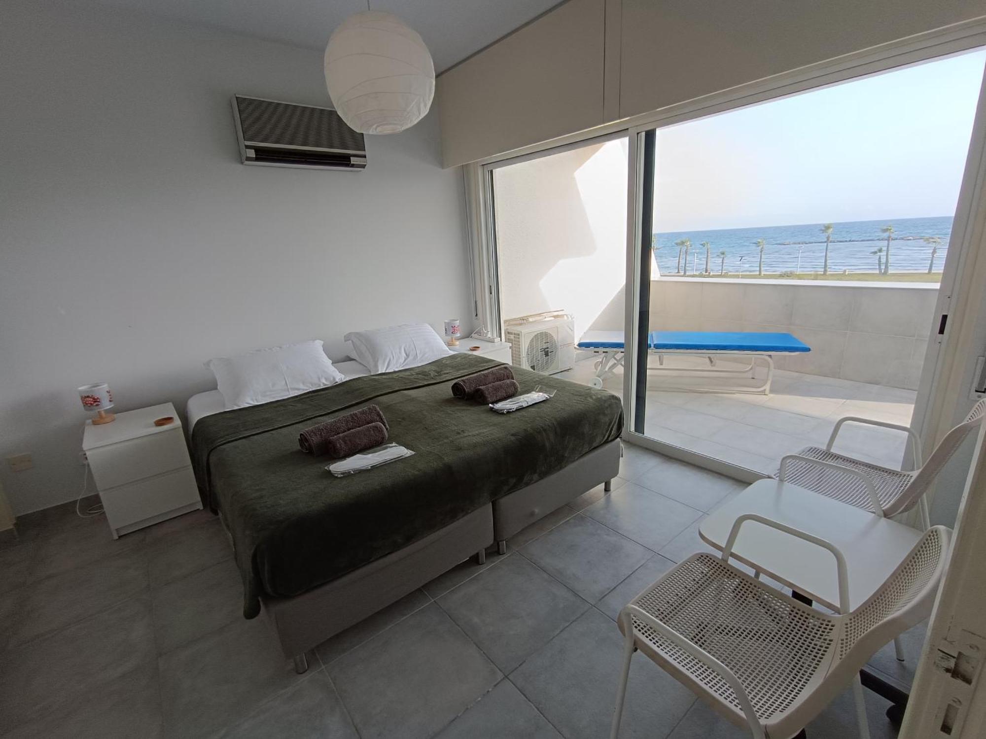 Julie'S Beach House Voroklini Exteriér fotografie